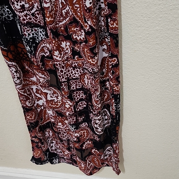 Elegant Paisley Maxi Dress - Picture 10 of 12